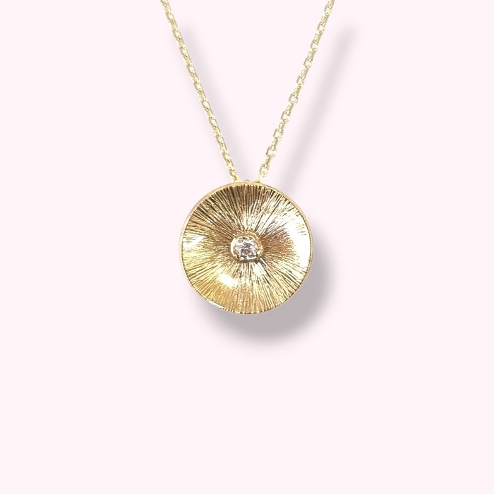 златно колие SOLE с диамант 0.04 ct и диск с гравирани лъчи 45 см